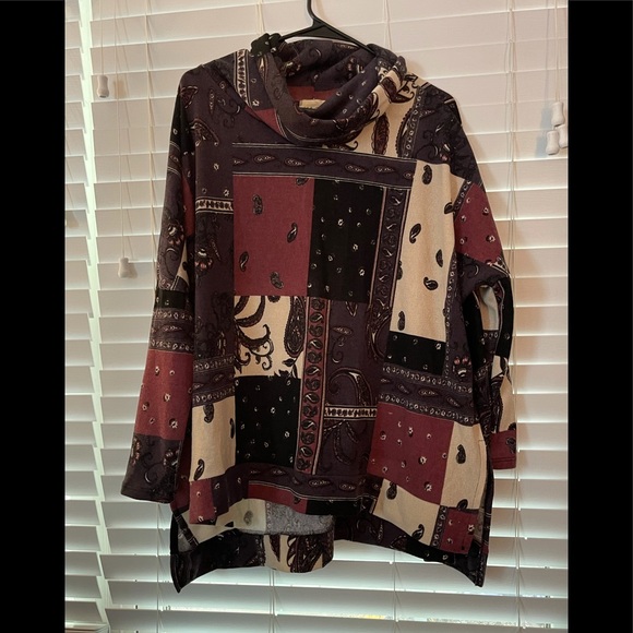 1 4 3 Story by lineup. Size small poncho style sweater. NWOT - Picture 1 of 4